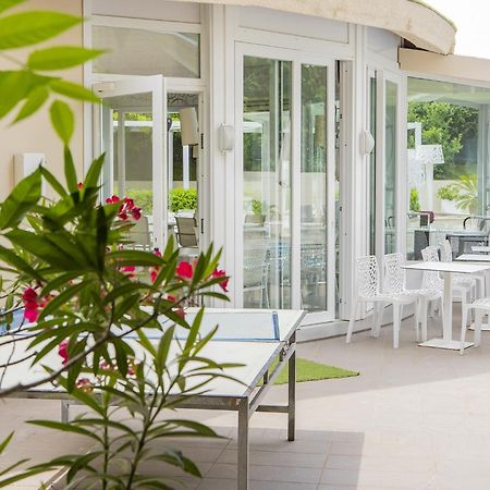 Hotel Pacific Cattolica Exterior photo