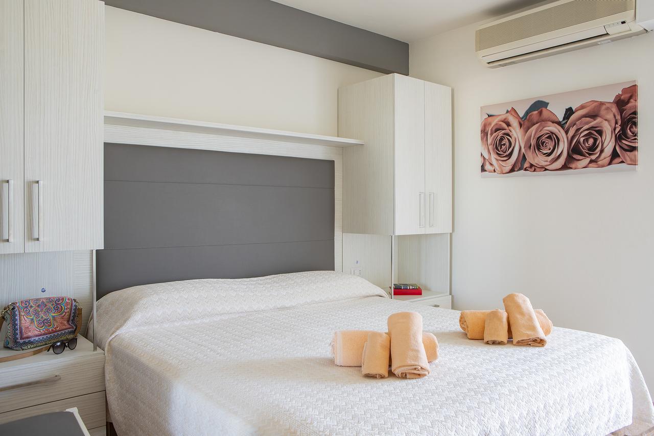 Hotel Pacific Cattolica Exterior photo