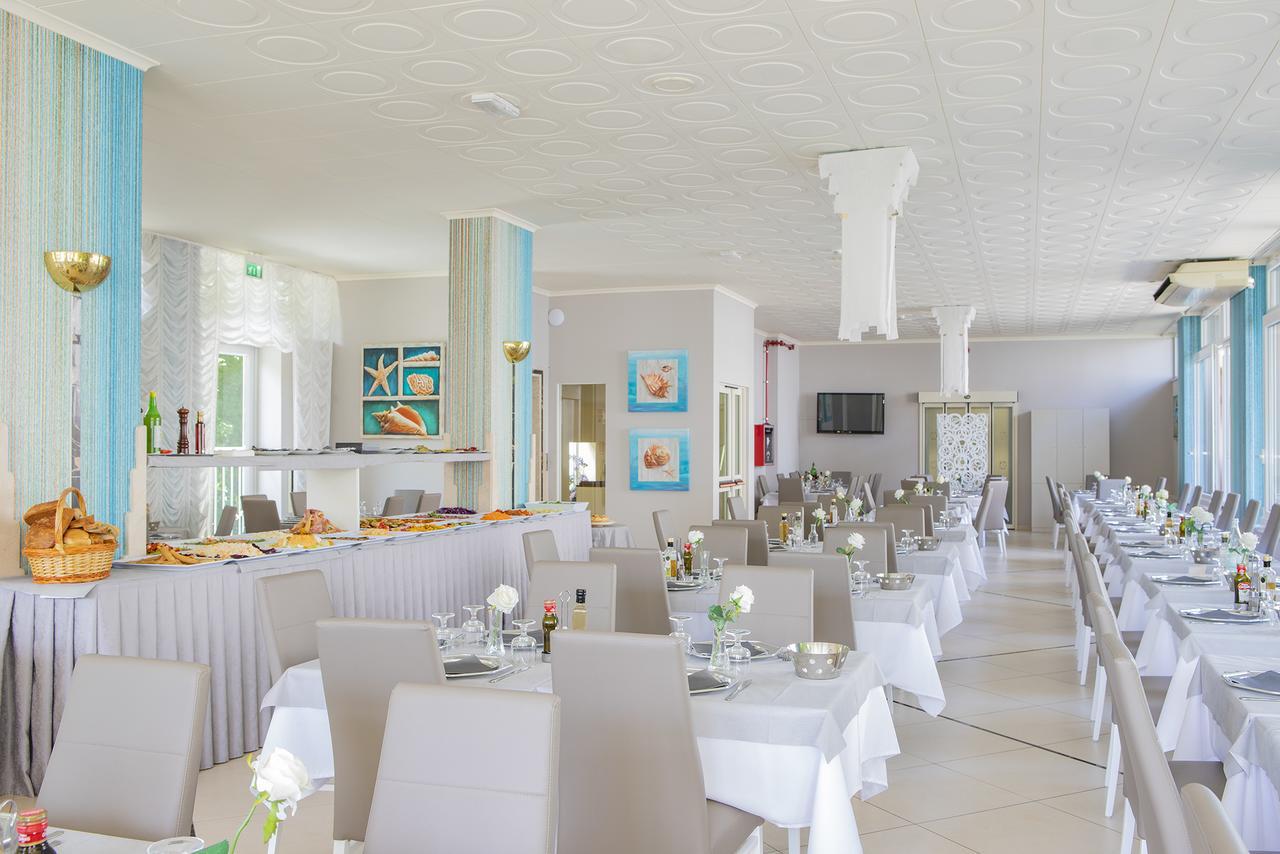 Hotel Pacific Cattolica Exterior photo